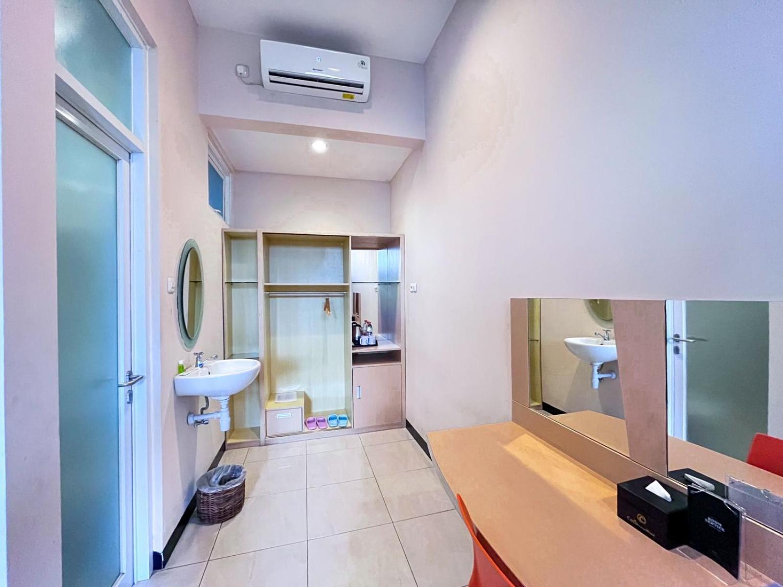 Ceria Boutique Hotel Maguwo Экстерьер фото